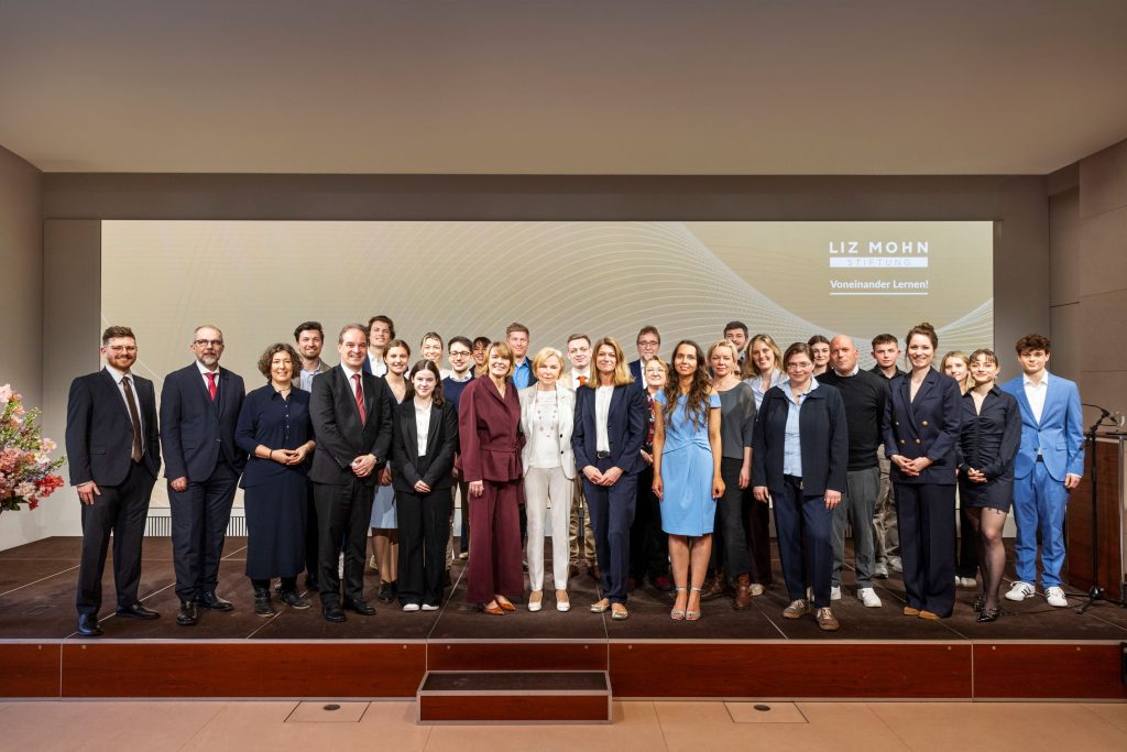 Abschluss von „Voneinander Lernen!“ zusammen mit Elke Büdenbender und Liz Mohn – Begegnung, Dialog und digitale Impulse in Berlin