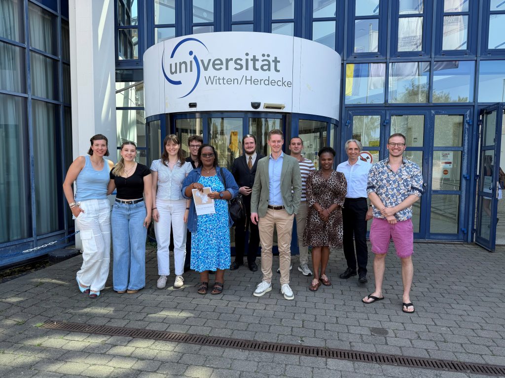 KI und Führung: Gastvorlesung der Liz Mohn Stiftung an der Universität Witten/Herdecke